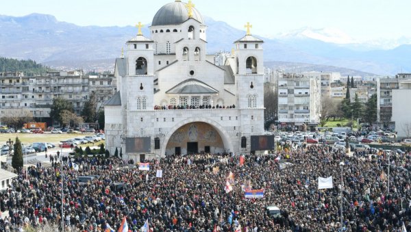 ШАНСА ДА СЕ ПРОМЕНИ РЕЖИМ ЈОШ ОД 1945: У недељу се одржавају 11.  парламентарни избори у Црној Гори