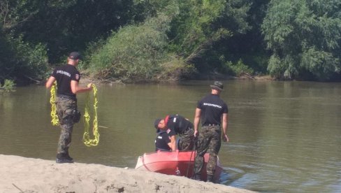 POSLE TRI DANA POTRAGE: Ribari pronašli telo Dragija, koji se utopio sa suprugom u Velikoj Moravi