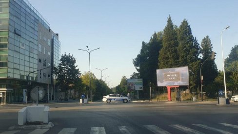 POLICIJA OKO DRŽAVNIH INSTITUCIJA: Odblokirane ulice u Podgorici POLICIJA OKO DRŽAVNIH INSTITUCIJA: Odblokirane ulice u Podgorici