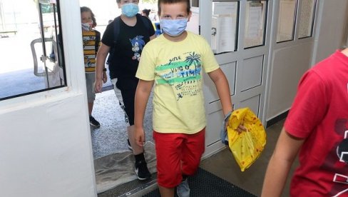 EPIDEMIOLOG IZ KRAGUJEVCA DEMANTOVAO NAVODE MEDIJA: Nema korone u školi, nije ispoštovana procedura samoizolacije