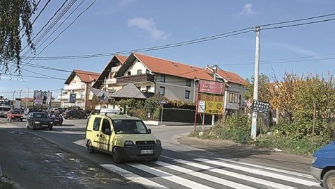 КРЕНИ-СТАНИ ДО УЛАЗА НА СМЕДЕРЕВАЦ: Житељи грочанских насеља у шпицевима упадају у велике гужве код искључења за Миријево