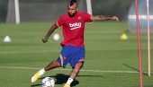 JOŠ JEDAN IGRAČ NAPUŠTA BARSELONU: Vidal je sledeći