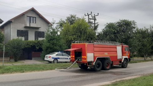 VIKALA JE: NEMA VIŠE MOG BOBANA Komšije bračnog para koji je nastradao u požaru u Inđiji o tragediji - prethodio joj niz čudnih događaja