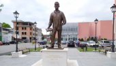 U GRADIŠCI POSTAVLJENA STATUA VELJKA ČUBRILOVIĆA