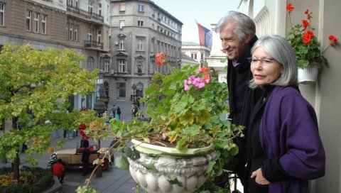 ОВО ЈЕ УНУКА ЉУБИШЕ САМАРЏИЋА: Миљеница славног глумца израсла у праву лепотицу, а ево због чега се љутила на деду (ФОТО)