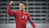 RIO FERDINAND OTKRIO: Van Nistelroj je vrištao na Ronalda, rekao mu je da ide u cirkus!