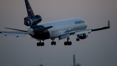 LAŽNA PRETNJA TERORISTIČKIM NAPADOM: Avion Lufthanze odleteo sa aerodroma u Minsku