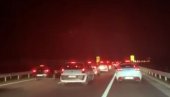 KILOMETARSKE KOLONE NA MILOŠU VELIKOM: Automobili stoje u mestu i po sat vremena! KILOMETARSKE KOLONE NA MILOŠU VELIKOM: Automobili stoje u mestu i po sat vremena!