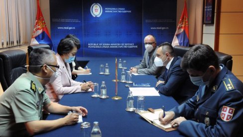 VULIN SA AMBASADORKOM NR KINE ČEN BO: Iskreno prijateljstvo dve zemlje VULIN SA AMBASADORKOM NR KINE ČEN BO: Iskreno prijateljstvo dve zemlje