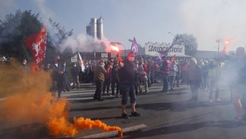 BIVŠI PREMIJER AZAROV PORUČUJE BELORUSKIM DEMONSTRANTIMA: Ne verujte u obećanja o milijardama pomoći sa Zapada, proći ćete kao Ukrajina!