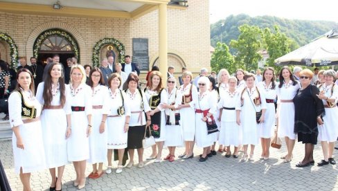 SABOR KOLA SRPSKIH SESTARA U UGLJEVIKU: Žene pomažu svim srcem (FOTO)