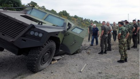 RAĐEN TEST NA MILOŠU: Vulin se oglasio iz Nikinca - evo u kakvom stanju je vozilo (FOTO)