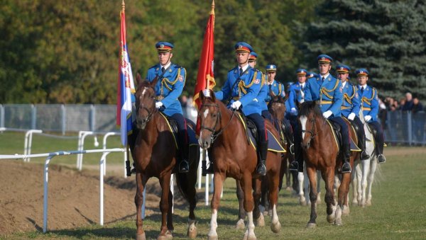 ВРАЋАЊЕ КОЊИЧКЕ ТРАДИЦИЈЕ У ВОЈСКУ СРБИЈЕ: У недељу пренос Купа у Карађорђеву