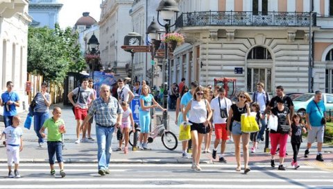 УЖИВАЈТЕ У ПРАВОМ ЛЕТЊЕМ ВРЕМЕНУ: Данас топло и сунчано, а погледајте какво нас време очекује за викенд