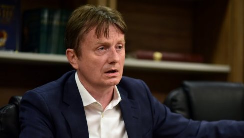 ПРОБУДИО СЕ ДАРКО ГЛИШИЋ: Министар у свесном стању