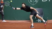 FRANCUSKI MENTOLU: Kontroverzni Gulbis izvređao fotoreportera u Parizu (VIDEO) FRANCUSKI MENTOLU: Kontroverzni Gulbis izvređao fotoreportera u Parizu (VIDEO)