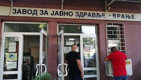 ЗАРАЖЕНИ ЛЕКАРИ У ВРАЊУ: Седморо из Завода за јавно здравље позитивно на корону, међу њима и директорка установе