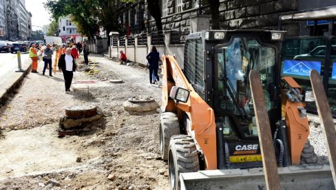 NOVI ASFALT UZ PAŠIĆEV TRG: JKP Beograd-put obnovio ulicu u centru NOVI ASFALT UZ PAŠIĆEV TRG: JKP Beograd-put obnovio ulicu u centru