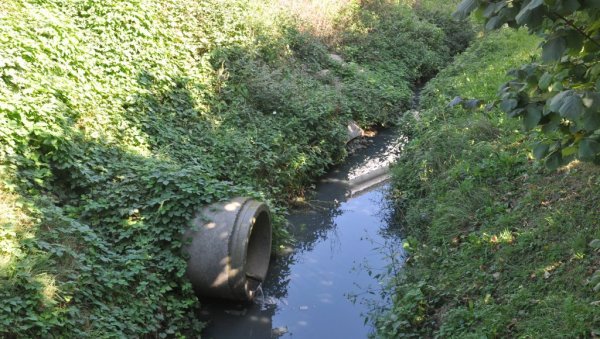 ОТПАДНУ ВОДУ ИСПУШТАО У ПОТОК:  Кривична пријава против власника хотела у околини Параћина