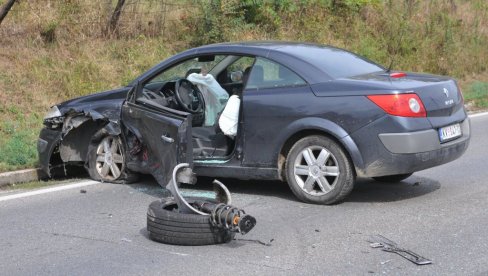 ČETVORO POVREĐENIH U UDESU KOD KRALJEVA Prešao u levu traku, pa udario u dva vozila