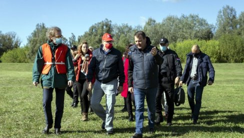 ALBERT PROBAO MEDOVAČU I RIĐIČKO BELO: Mirović ugostio kneza od Monaka u somborskoj opštini (FOTO)