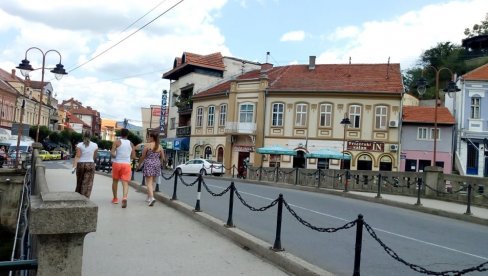 ДРСКА КРАЂА У КЊАЖЕВЦУ: Жени истргнута торба усред дана, лопов брзо ухваћен