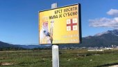 KRST NOSITI NAMA JE SUĐENO: Podrška Amfilohiju stiže i sa primorja - u Boki osvanuo veliki bilbord sa likom mitropolita (FOTO)