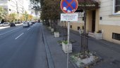 NEDOSTAJE JOŠ PARKING-MESTA: Posle pisanja Novosti, leva strana Karađorđeve ulice u Zemunu konačno dobija obeleženu zonu