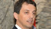 UHAPŠEN BIVŠI MINISTAR ODBRANE CRNE GORE: Lisice na ruke stavljene Predragu Boškoviću UHAPŠEN BIVŠI MINISTAR ODBRANE CRNE GORE: Lisice na ruke stavljene Predragu Boškoviću