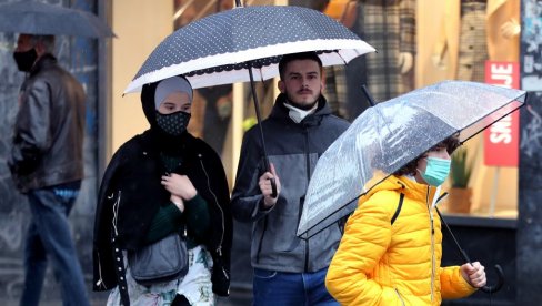 TREĆINA TESTIRANIH U SLOVENIJI POZITIVNA NA KORONU: Za 24 sata zaraženo 1.113 ljudi - preminulo sedmoro