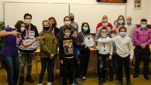 NEMAJU NI BRDO, A NAJBOLJI U DRŽAVI: Spartakovi penjači ostvarili veliki uspeh NEMAJU NI BRDO, A NAJBOLJI U DRŽAVI: Spartakovi penjači ostvarili veliki uspeh