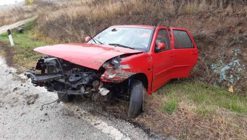 POTRAGA ZA VOZAČEM POLA: Kladovljanin sleteo sa puta, pa havarisan automobil ostavio u kanalu (FOTO)