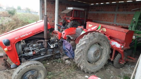 ОПЉАЧКАЛИ СРБЕ НА КРСНУ СЛАВУ: Детаљи маскираног упада у кућу породице Вуксановић ОПЉАЧКАЛИ СРБЕ НА КРСНУ СЛАВУ: Детаљи маскираног упада у кућу породице Вуксановић