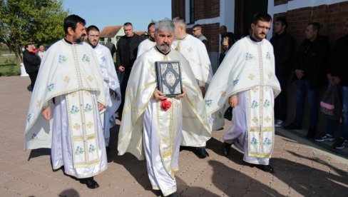 SLAVA BANATSKOG DVORA Liturgija povodom Svete Petke