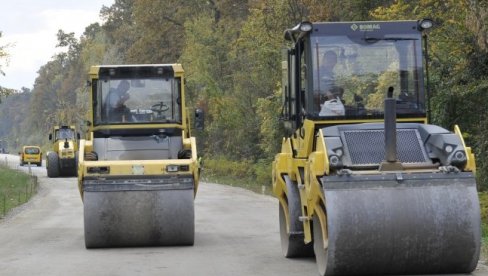 NOVI PUT SPAJA OBRENOVAC I SURČIN: U toku su radovi putara na saobraćajnici dugačkoj 7,3 kilometra između dve prigradske opštine