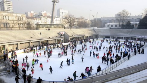 UŽIVANJE NA LEDU: Klizalište na Tašu otvara se u subotu, za školarce besplatno uz knjižicu