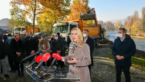 НИЧЕ НОВИ СИМБОЛ БАЊАЛУКЕ: Почетак изградње моста у насељу Долац озваничили Цвијановићева и Радојичић