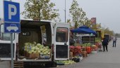 MLADE DOMAĆICE NEĆE DA KISELE KUPUS: Opala prodaja na pijacama, sve kupuju gotovo u marketima