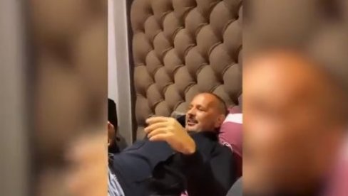 MIHA U SEVDAHU: Ovakvog ga još niste videli, Sinišu ponela popularna pesma (VIDEO)