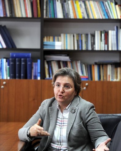 ВАСЕЉЕНСКА: Како и кад је одлазак на рапорт у Брисел и Лондон постао нормална ствар, а наводни позив од српске службе проблем?