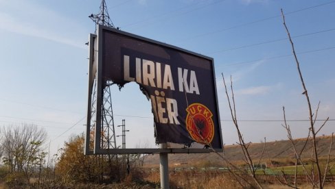 POSLE PROVOKACIJE U GRAČANICI: Zapaljen bilbord sa amblemom “UČK”