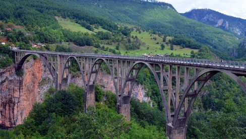 PRONAĐENA TRAGIČNO NASTRADALA PLJEVLJANKA: Telo devojke (21) izvučeno iz reke nedaleko od mosta na Tari