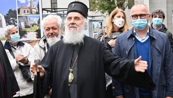 НАПУСТИО НАС ЈЕ ЧОВЕК БЛАГЕ НАРАВИ И БЛАГОРОДНОГ ДЕЛА: Весић, Вучевић и Маја Гојковић се опростили од патријарха Иринеја