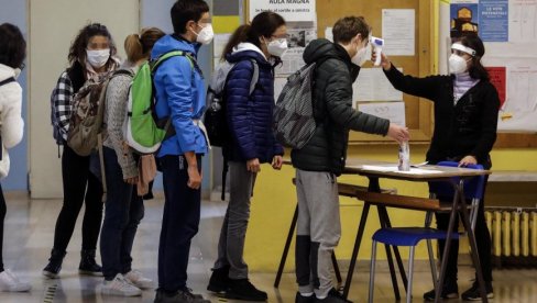 UČENJE U ŠKOLI I ONLAJN: Od sutra kombinovana nastava u Kragujevcu i Velikom Gradištu