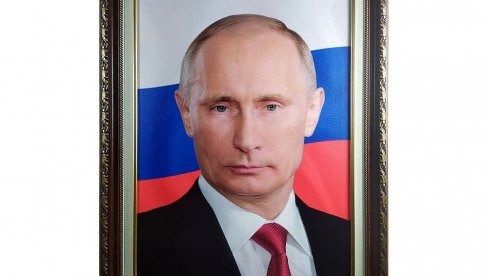 ПОСЛАНИК ПОЦЕПАО ПУТИНОВ ПОРТРЕТ: Инцидент у Санкт Петербургу, хоће слику Пушкина на зиду ПОСЛАНИК ПОЦЕПАО ПУТИНОВ ПОРТРЕТ: Инцидент у Санкт Петербургу, хоће слику Пушкина на зиду