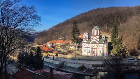 У НЕДЕЉУ ЛИТУРГИЈА У МАНАСТИРУ ТУМАНЕ: Игуман апеловао на вернике да се придржавају епидемиолошких мера