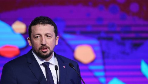 I TURKOGLU BOLESTAN: Brat Hido ima koronu!