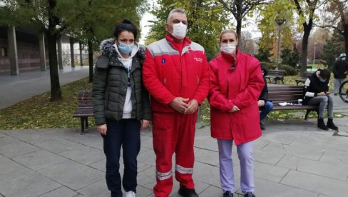 ZDRAVSTVENI RADNICI NA PATRIJARHOVOJ SAHRANI: Troje Lozničana iskoristilo priliku da oda poslednju počast pokojnom patrijarhu