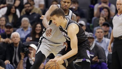 BOGDANOVIĆ KAO ZVEZDA TV SAPUNICE: Američki mediji svakodnevno plasiraju proverene informacije o novom timu našeg beka BOGDANOVIĆ KAO ZVEZDA TV SAPUNICE: Američki mediji svakodnevno plasiraju proverene informacije o novom timu našeg beka