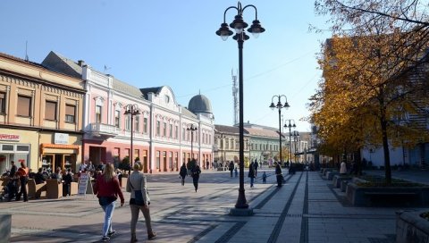 У БРЧКОМ УВЕЛИ ПОЛИЦИЈСКИ САТ! Ђаци у Републици Српској, осим у неколико основних школа, од данас поново у клупама